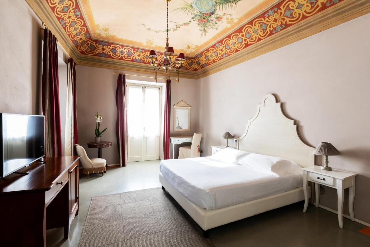 Vincafe Hotel Alba  Bagian luar foto