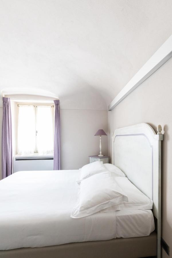 Vincafe Hotel Alba  Bagian luar foto