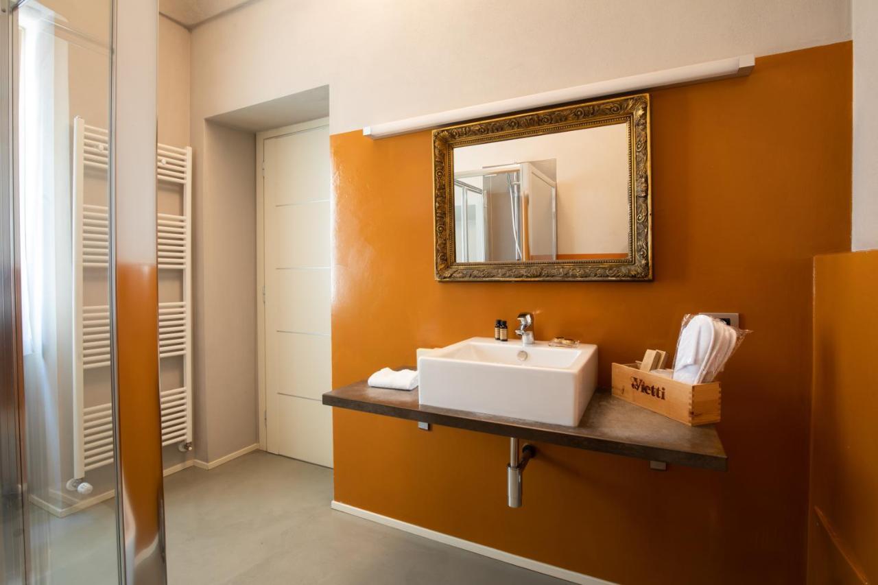 Vincafe Hotel Alba  Bagian luar foto